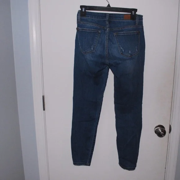 Judy Blue Distressed Relaxed Fit Jean - Picture 3 of 4